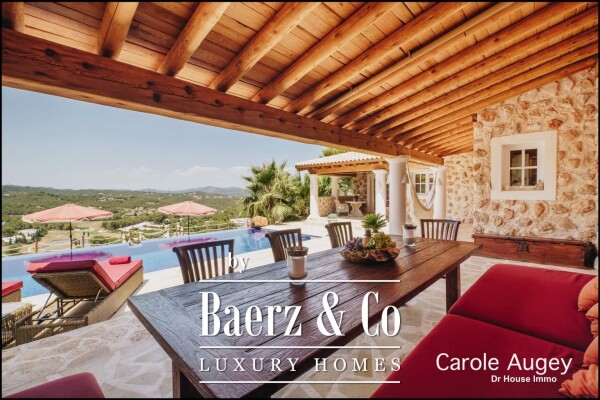 photo 15 Authentic Villa facing the Golf Course