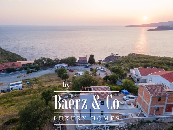 photo 2 Luxury Three Bedroom Villa in Sveti Stefan