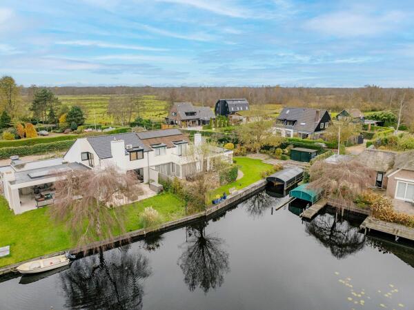 photo 52 Oud-Loosdrechtsedijk 101