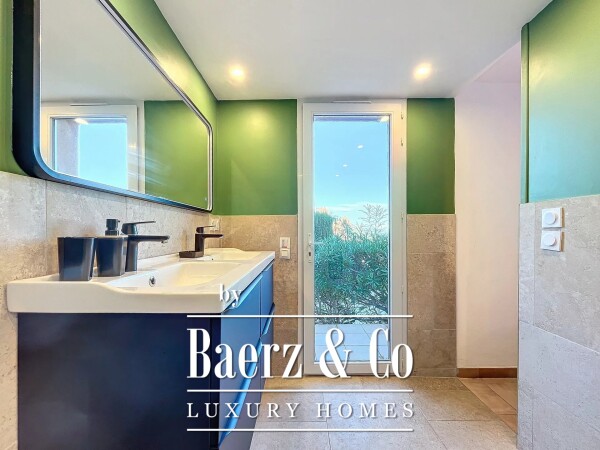 photo 18 Charming villa (2 lots) with breathtaking view