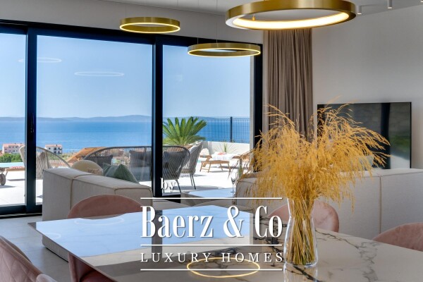 photo 9 Podstrana, moderna vila s bazenom i otvorenim pogledom na more