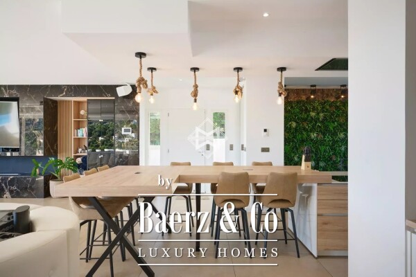 photo 10 Luxury - New contemporary villa in Cavalaire-sur-Mer