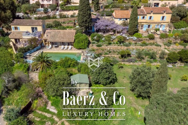 photo 3 Property with 2 Villas and Swimming Pool - Le Lavandou