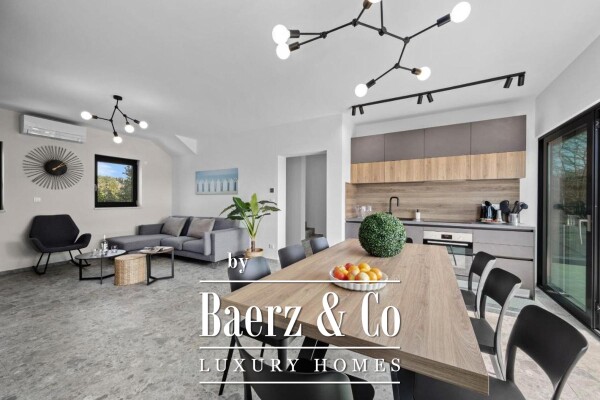 photo 23 Istria, Banjole, semi-detached villa first row to the sea 244 m² with a view of the Marina