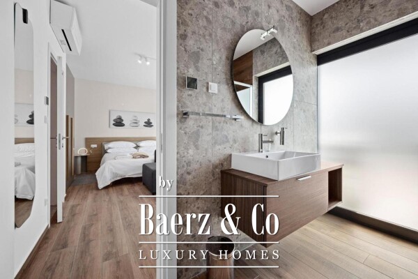 photo 32 Istria, Banjole, semi-detached villa first row to the sea 244 m² with a view of the Marina