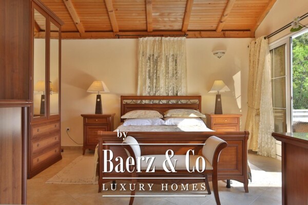 photo 11 Beautiful Villa next to the Sea in Sveti Stefan