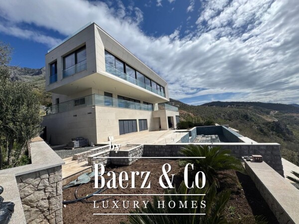 photo 2 Luxury Villa with a Pool on 3 Levels in Rezevici