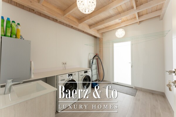 photo 30 Elegant bungalow in prestigious area.