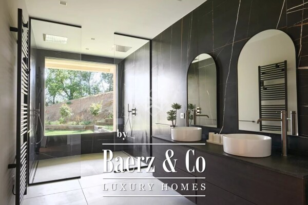 photo 16 Superb contemporary villa with panoramic sea view