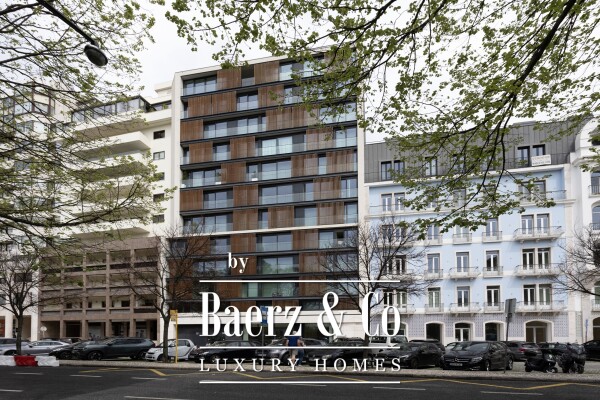 photo 1 Luxury 4 bedroom duplex  penthouse in prime Lisbon location.