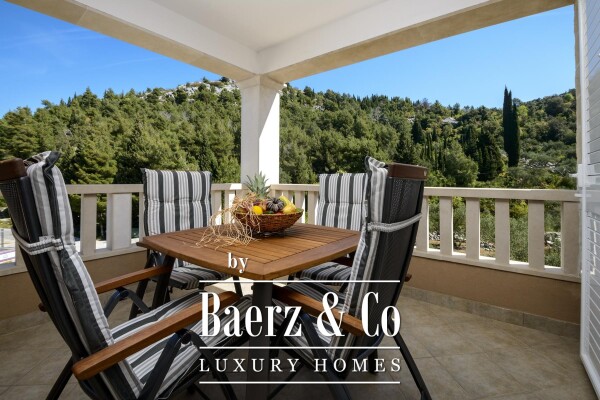 photo 9 Blace, first row to the sea, residential building