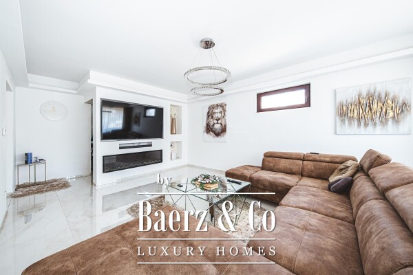 photo 1 Zagreb, Stenjevec, family house with two apartments, area 460m2