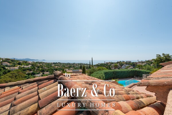 photo 9 Sale Villa 6 rooms sea view Les Issambres with swimming pool, garage and garden - St Tropez GULF