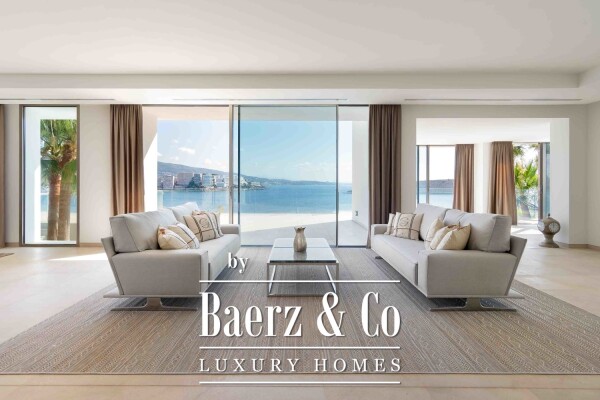 photo 11 Modern seafront villa in Cala Vinyes