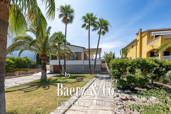 photo 5 Exclusive Villa with Vacation License in Arenal area, Palma