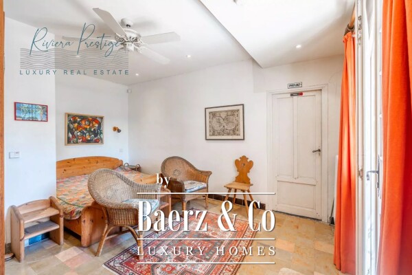 photo 7 Charming villa with renovation potential in an idyllic peaceful setting