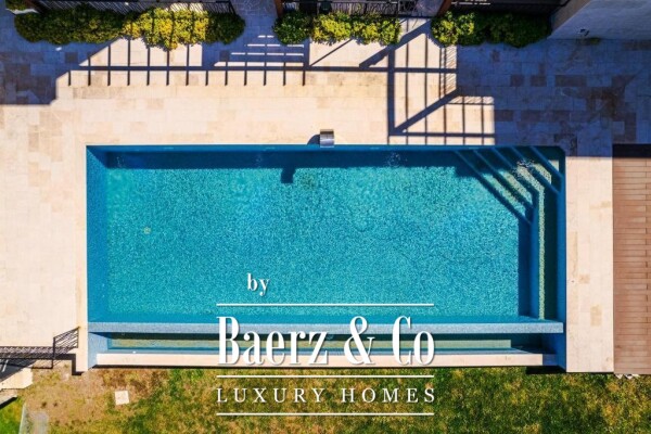 photo 4 Apartment in a Complex with a Pool in Sveti Stefan