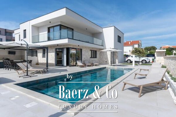 photo 1 Pag, Mandre, modern house with swimming pool in a beautiful location