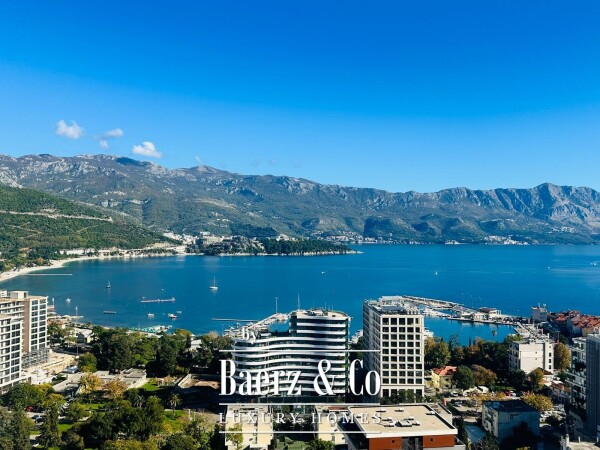 photo 6 Apartment near the Center of Budva with a Sea View