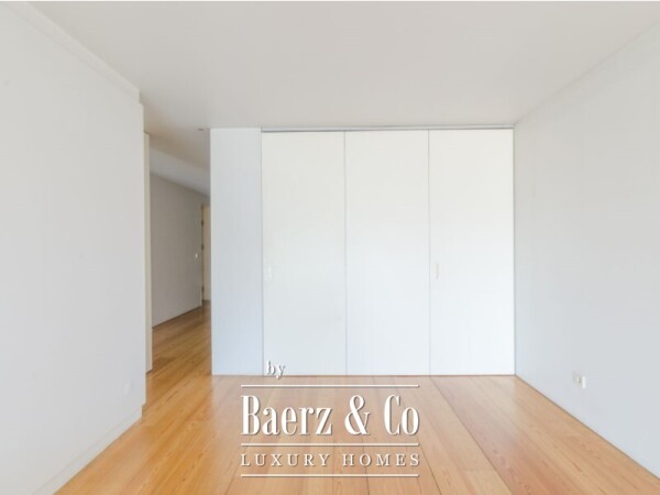 photo 9 One Bedroom apartments plus 1 on Av. July 24 in a building with signature of Arq. Aires Mateus