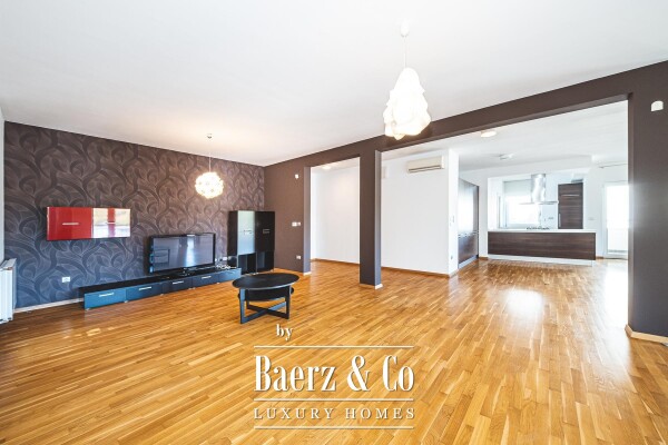 photo 6 Zagreb, Jelenovac, spacious three bedroom apartment with balcony and garden, with 2 garage, 202 m²