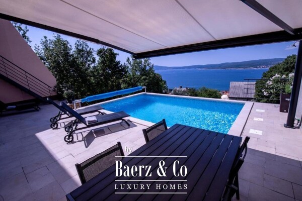 photo 1 Crikvenica, house with four apartments, swimming pool, established tourist rental business with sea