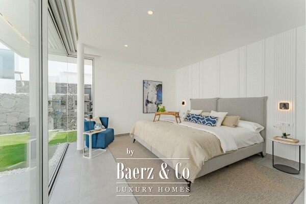 photo 17 Newly built beachfront villa in a residential area.