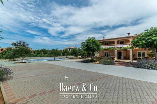 photo 2 Zadar, Vir, detached house, beautiful garden, possibility of a restaurant on the ground floor