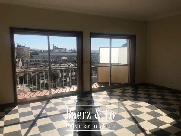 photo 2 3-bedroom flat in the centre of Porto