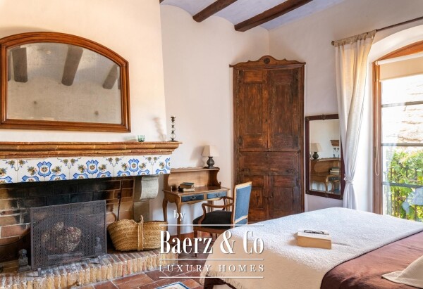photo 4 Historic Palace with Hotel Licence in Monells