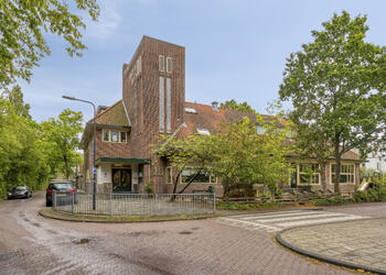 LEIDEN