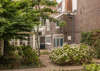 LEIDEN